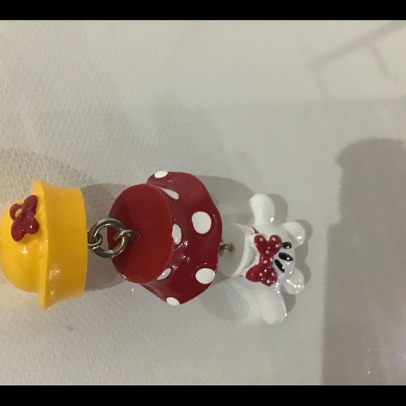 Disney Theme Park Keychain - Picture 3 of 3